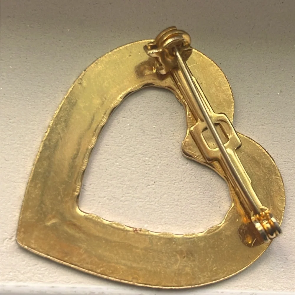 Vintage Brooch gold tone